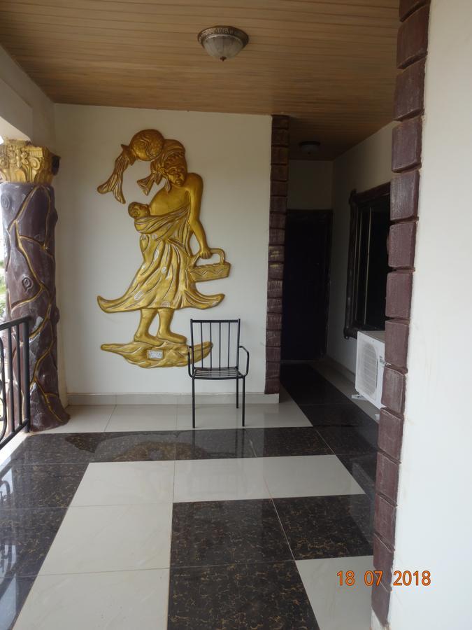 Nordik Palace Bed & Breakfast Tema Exterior photo